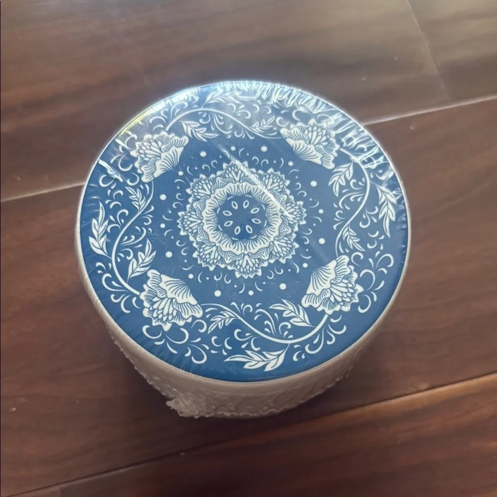 Cream Color Ceramic Storage Trinket Jar With Blue Floral Top NWT 3
